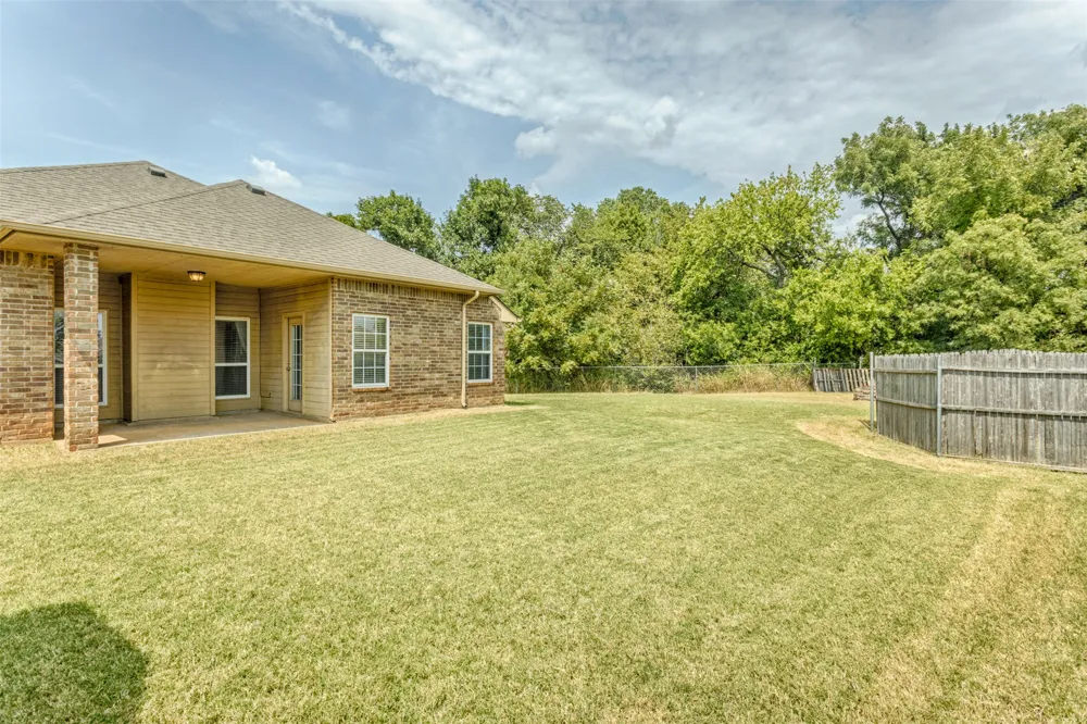 720 Hedgewood Drive Oklahoma City, OK 73160