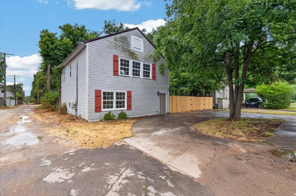 209 E 14th Bartlesville, OK 74003