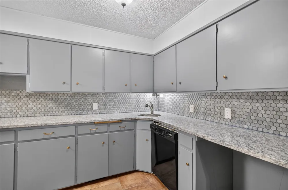 209 E 14th Bartlesville, OK 74003
