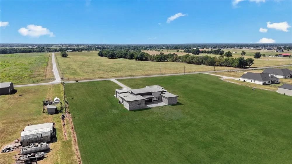 3497 E 400 ROAD Oologah, OK 74053