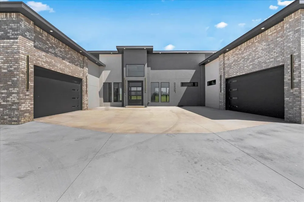 3497 E 400 ROAD Oologah, OK 74053