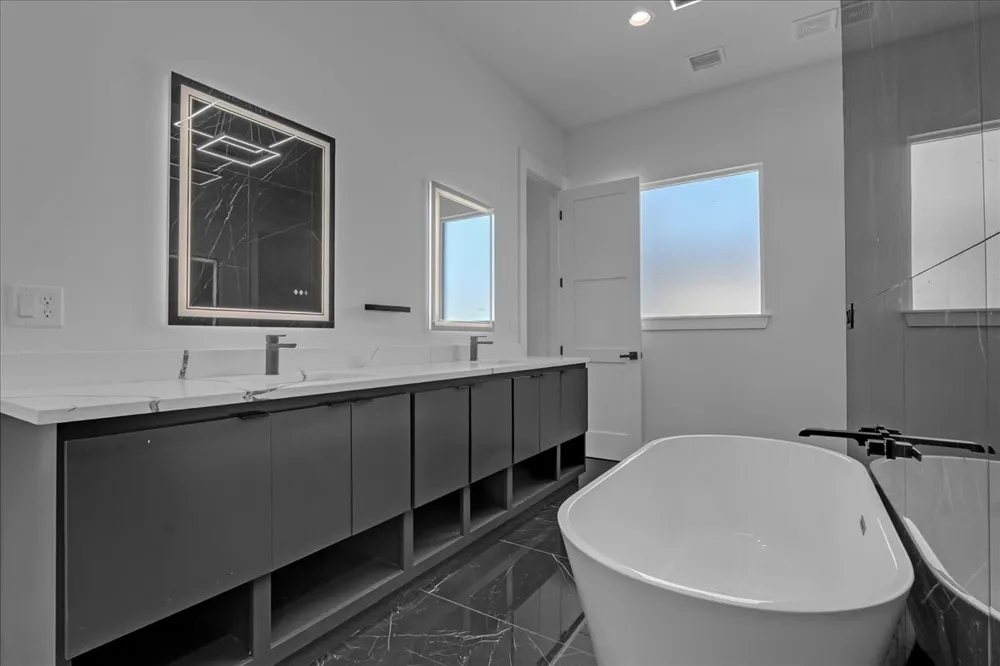 3497 E 400 ROAD Oologah, OK 74053