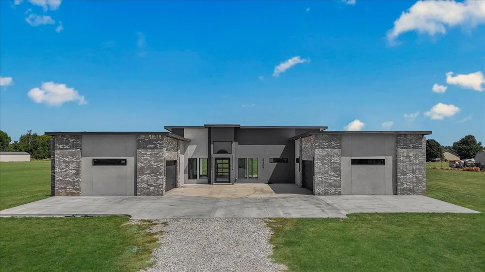 3497 E 400 ROAD Oologah, OK 74053