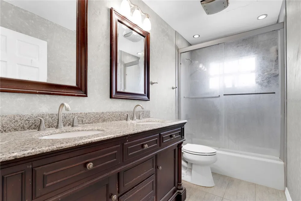 530 WHITECAP COVE COURT Debary, FL 32713