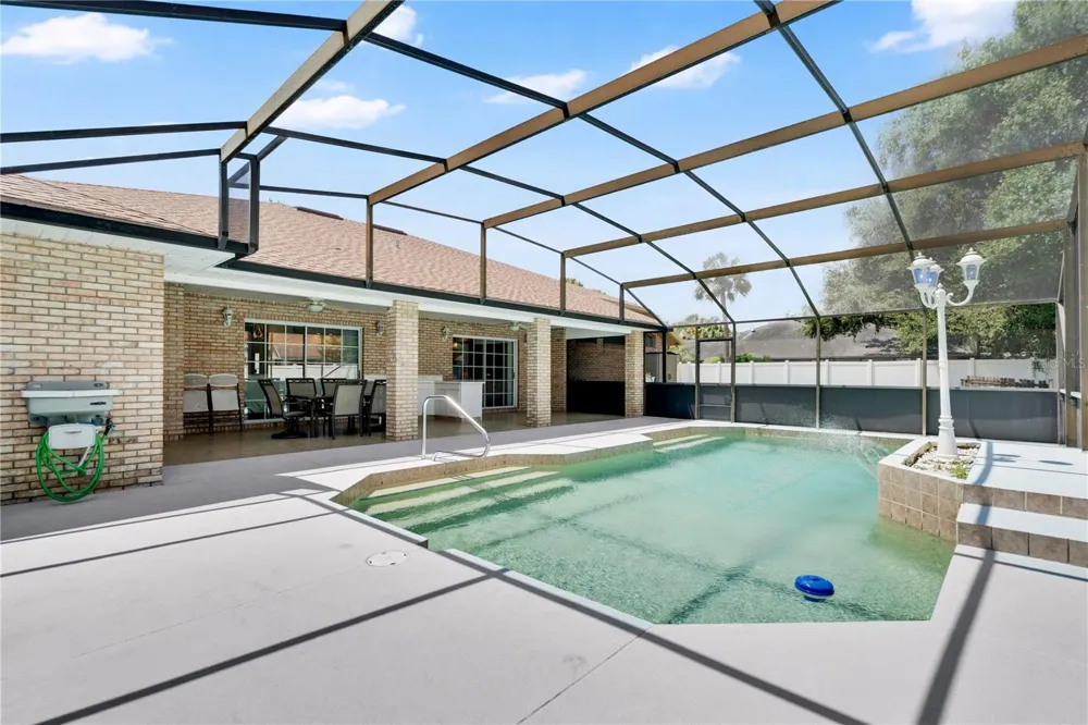 530 WHITECAP COVE COURT Debary, FL 32713