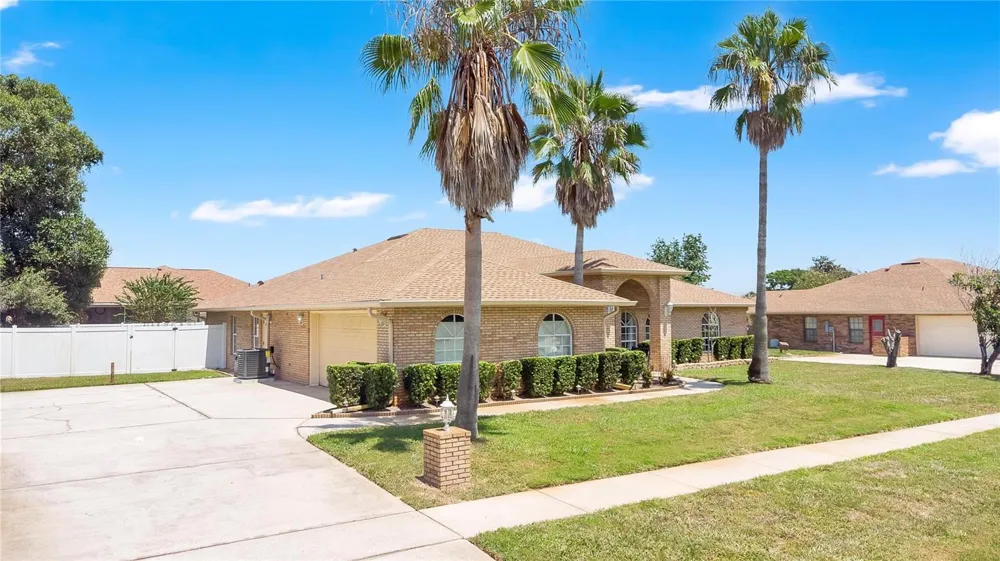 530 WHITECAP COVE COURT Debary, FL 32713