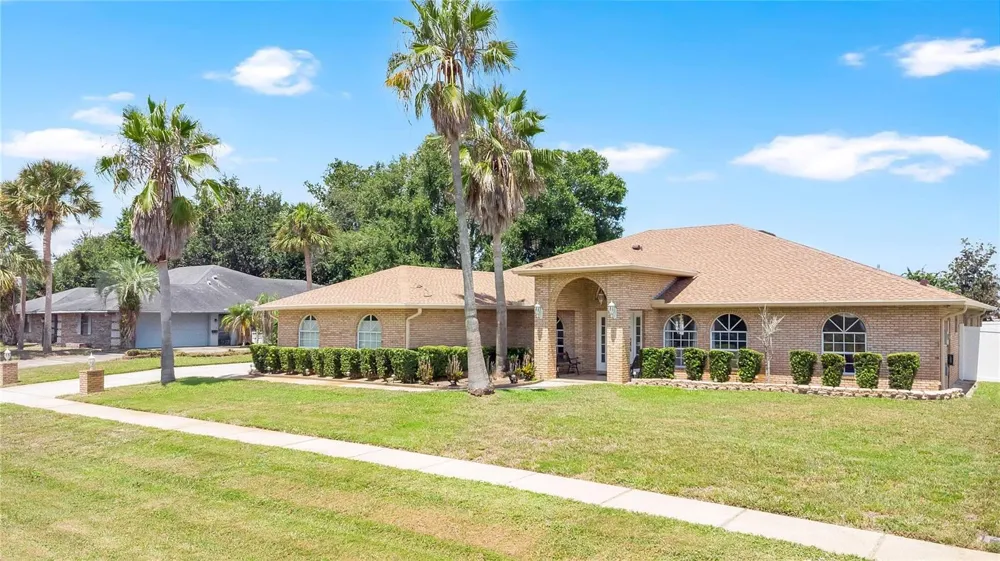 530 WHITECAP COVE COURT Debary, FL 32713