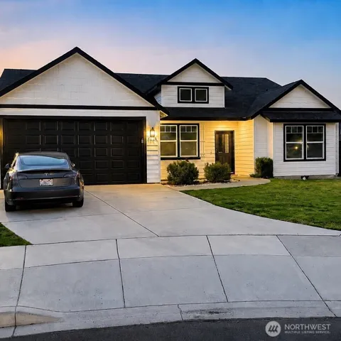 1324 E Polk Court