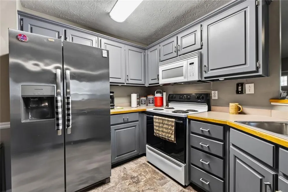 315 Wild Turkey Lane Locust Grove, GA 30248