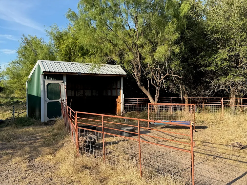 3930 Crestridge Drive Brownwood, TX 76801