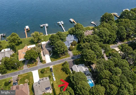 925 RIVERVIEW TERRACE