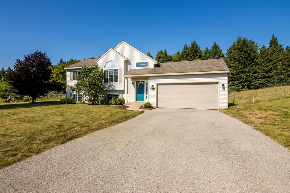 4643 Rokos Court Long Lake Township, MI 49685