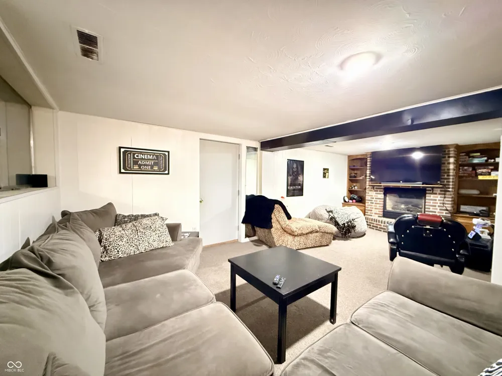 109 Grace Avenue Crawfordsville, IN 47933