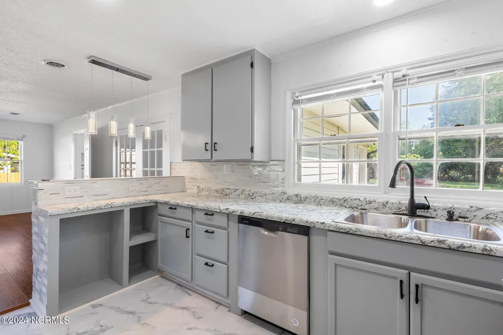 13 Collins Drive Midway Park, NC 28544