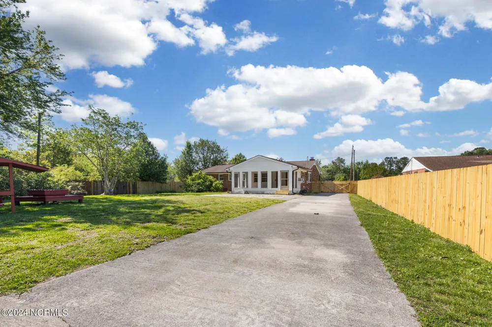13 Collins Drive Midway Park, NC 28544