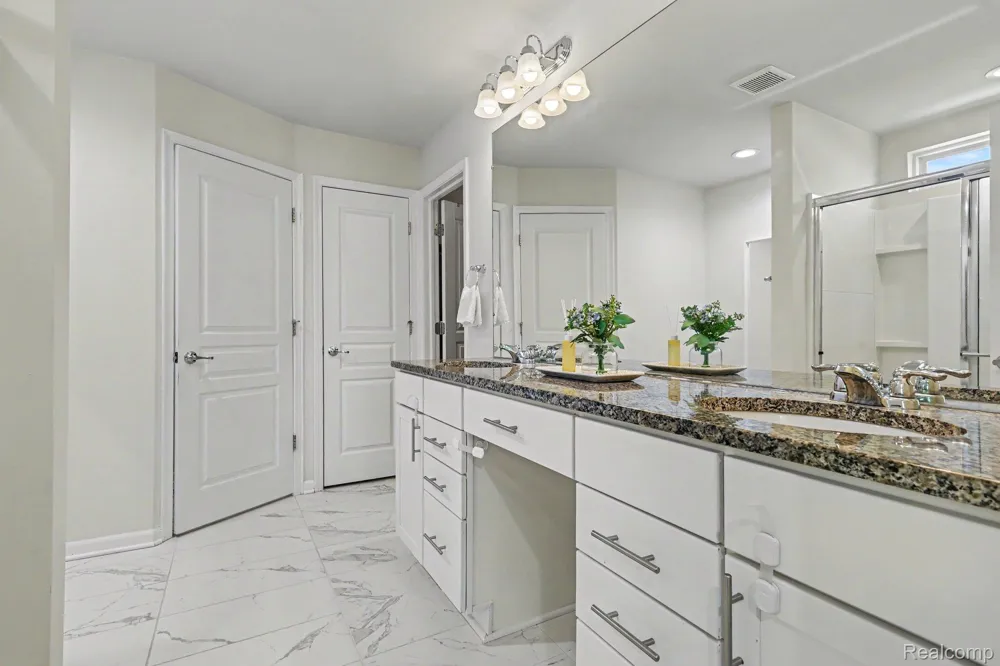 30081 Braeburn Street Lyon Charter Township, MI 48165