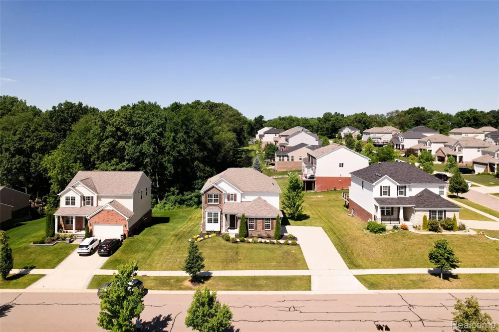 30081 Braeburn Street Lyon Charter Township, MI 48165