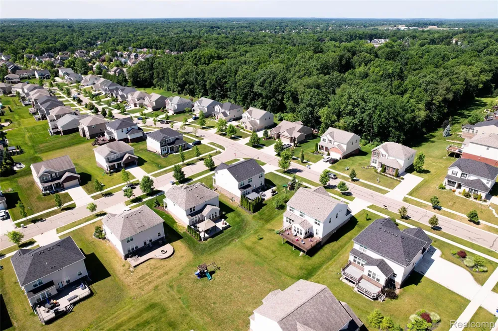 30081 Braeburn Street Lyon Charter Township, MI 48165