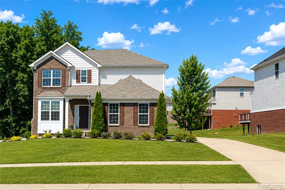 30081 Braeburn Street Lyon Charter Township, MI 48165
