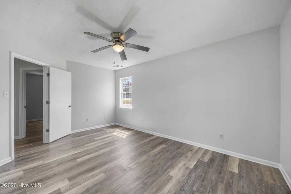 496 Sand Ridge Road Hubert, NC 28539