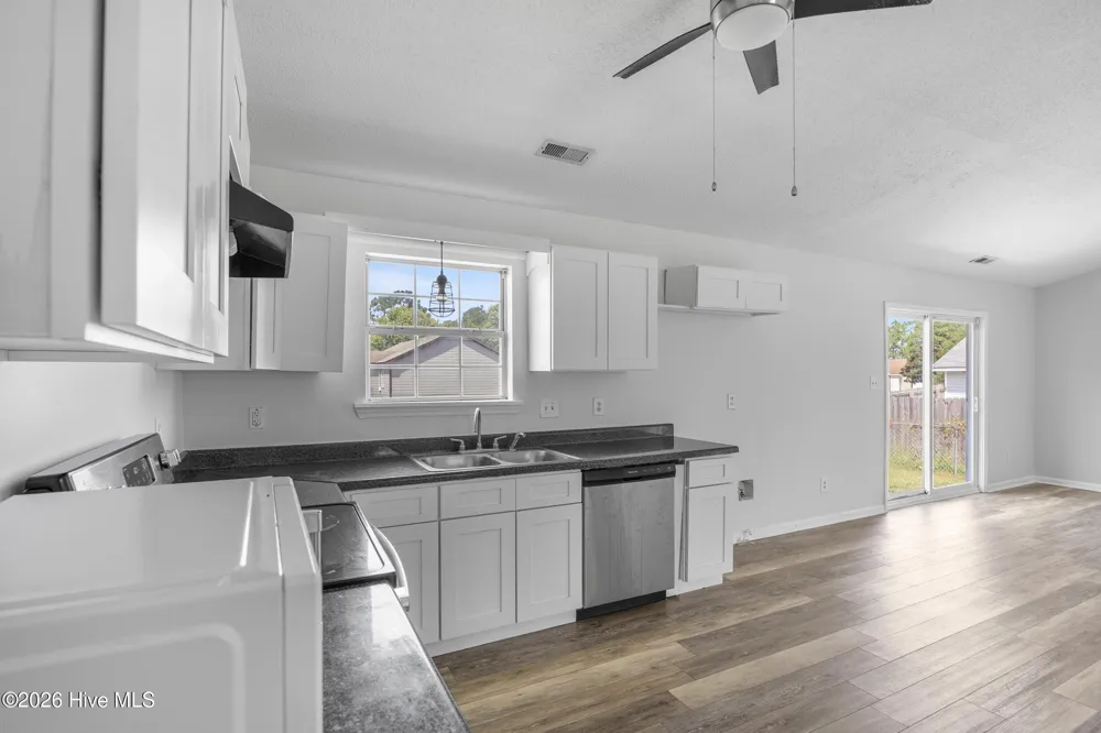 496 Sand Ridge Road Hubert, NC 28539