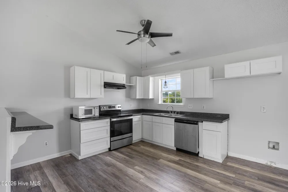 496 Sand Ridge Road Hubert, NC 28539