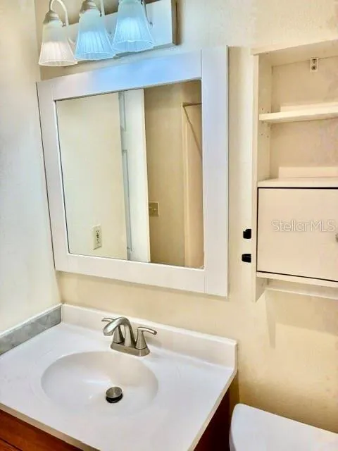 211 AIRPORT AVENUE W #111 Venice, FL 34285