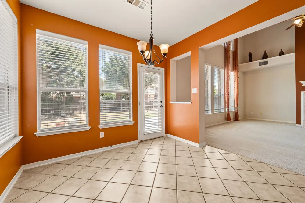 1302 Parkside Drive Mansfield, TX 76063