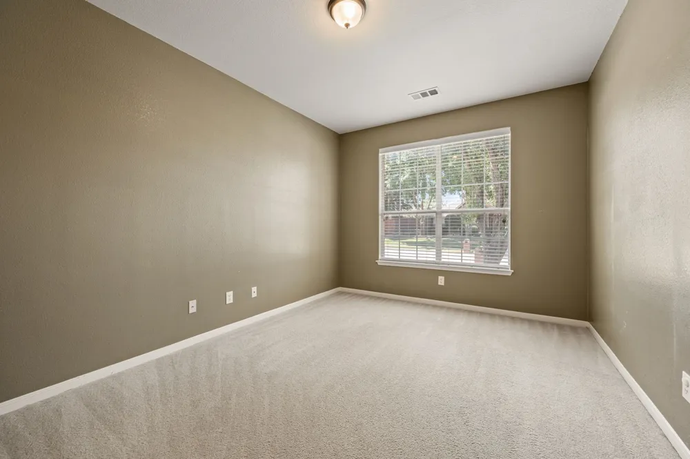 1302 Parkside Drive Mansfield, TX 76063