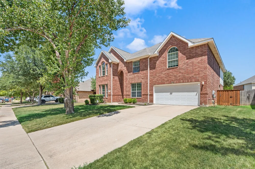 1302 Parkside Drive Mansfield, TX 76063