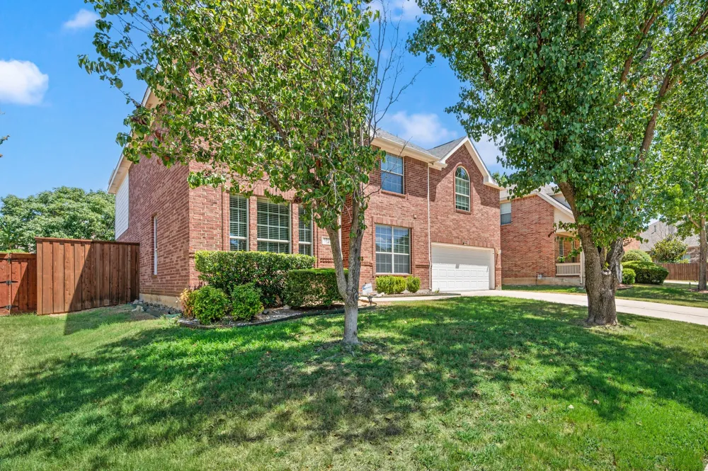 1302 Parkside Drive Mansfield, TX 76063