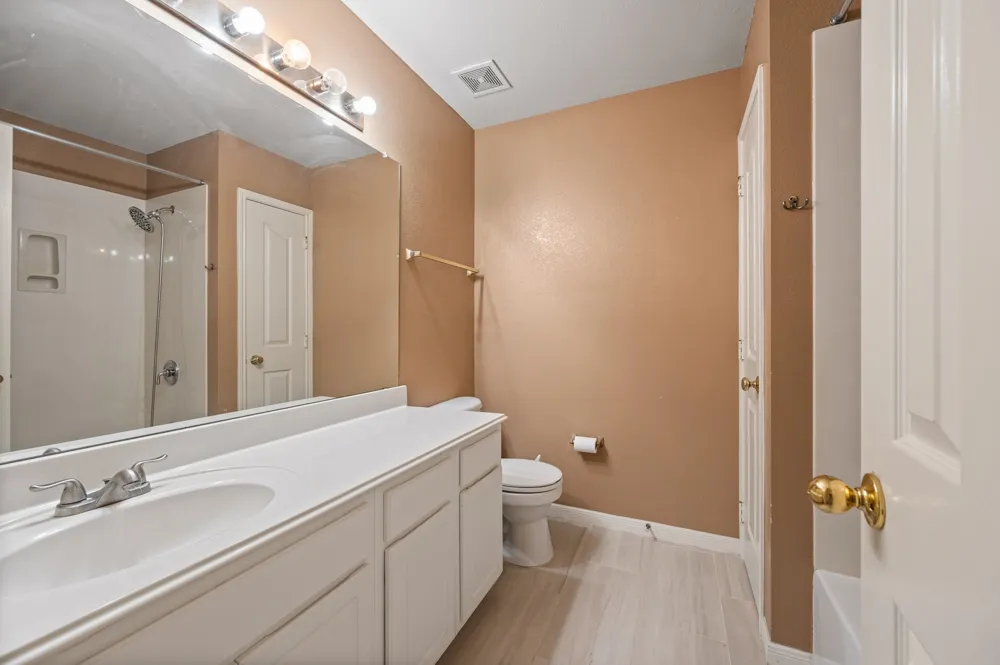 1302 Parkside Drive Mansfield, TX 76063