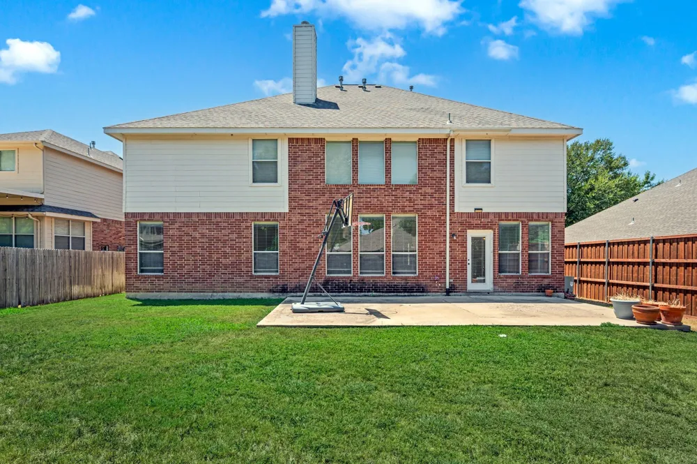 1302 Parkside Drive Mansfield, TX 76063