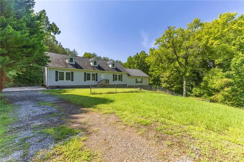 3636 Shacktown Road Yadkinville, NC 27055