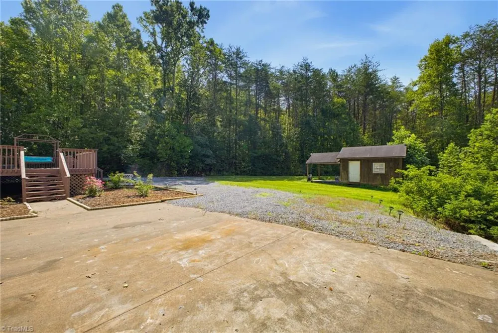 3636 Shacktown Road Yadkinville, NC 27055