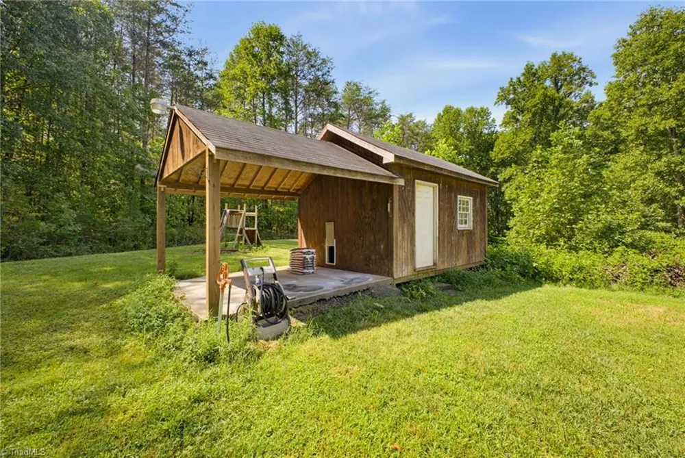 3636 Shacktown Road Yadkinville, NC 27055