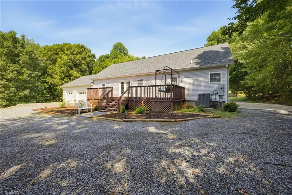 3636 Shacktown Road Yadkinville, NC 27055