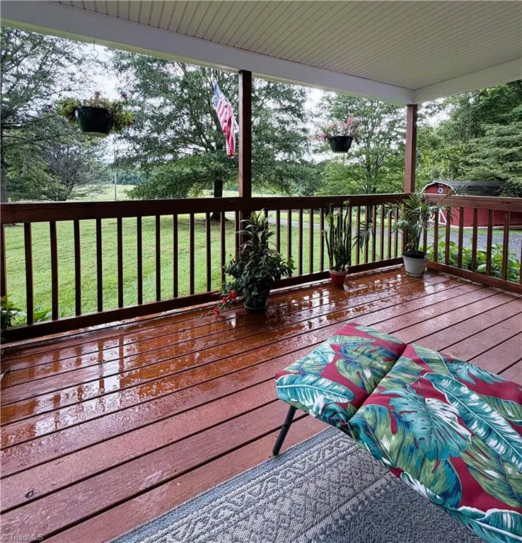 1094 Traphill Union Road Traphill, NC 28685