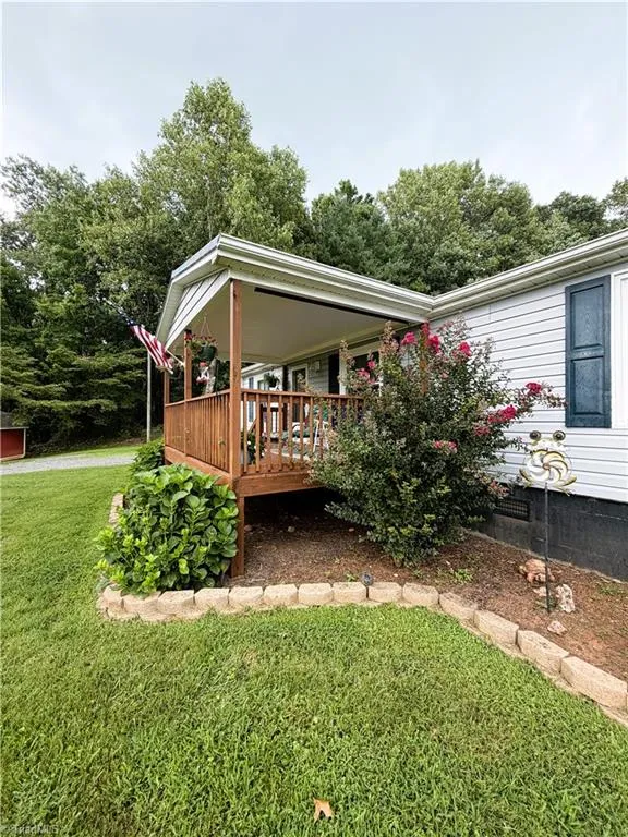 1094 Traphill Union Road Traphill, NC 28685
