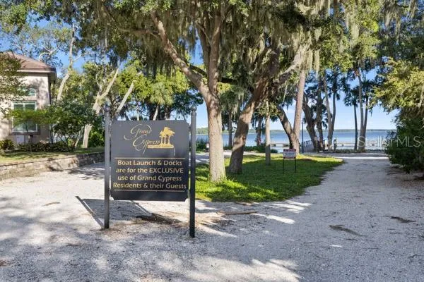 2622 GRAND LAKESIDE DRIVE Palm Harbor, FL 34684