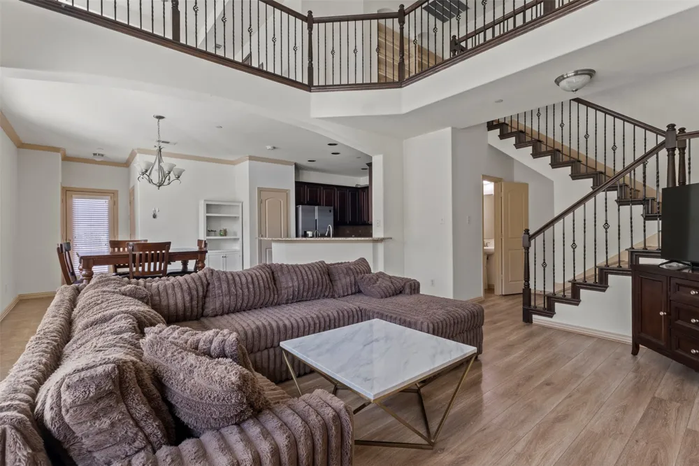 4940 Empire Way Irving, TX 75038