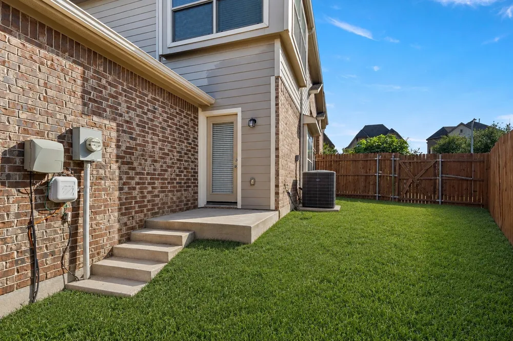 4940 Empire Way Irving, TX 75038