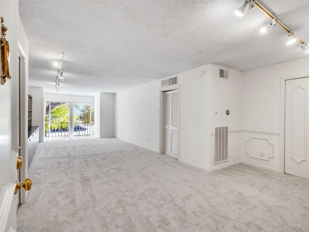 5050 Ambassador Way #218 Houston, TX 77056