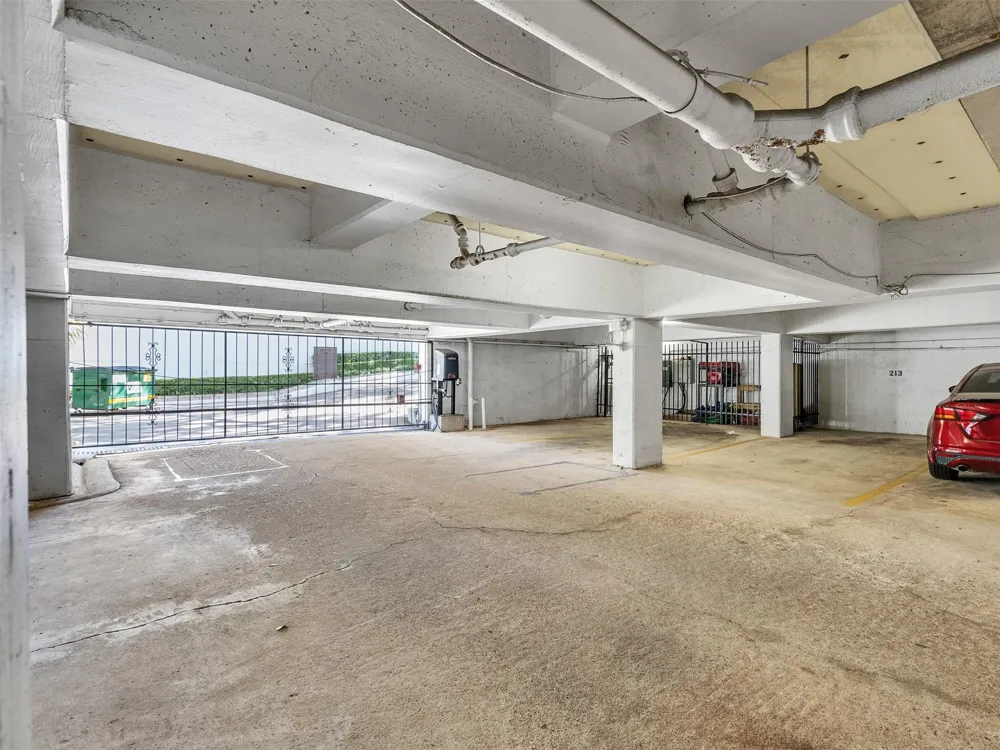 5050 Ambassador Way #218 Houston, TX 77056