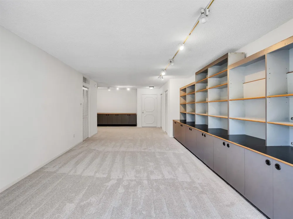 5050 Ambassador Way #218 Houston, TX 77056