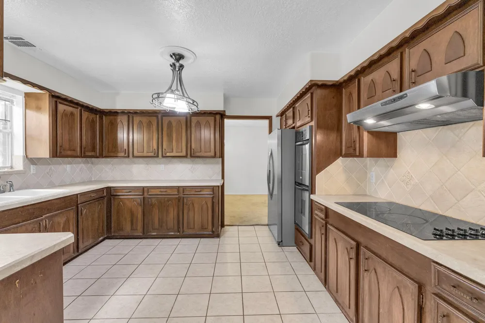 33102 Rollingwood Drive Pinehurst, TX 77362