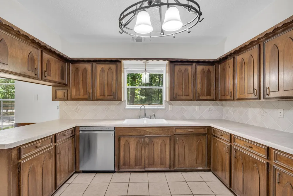 33102 Rollingwood Drive Pinehurst, TX 77362