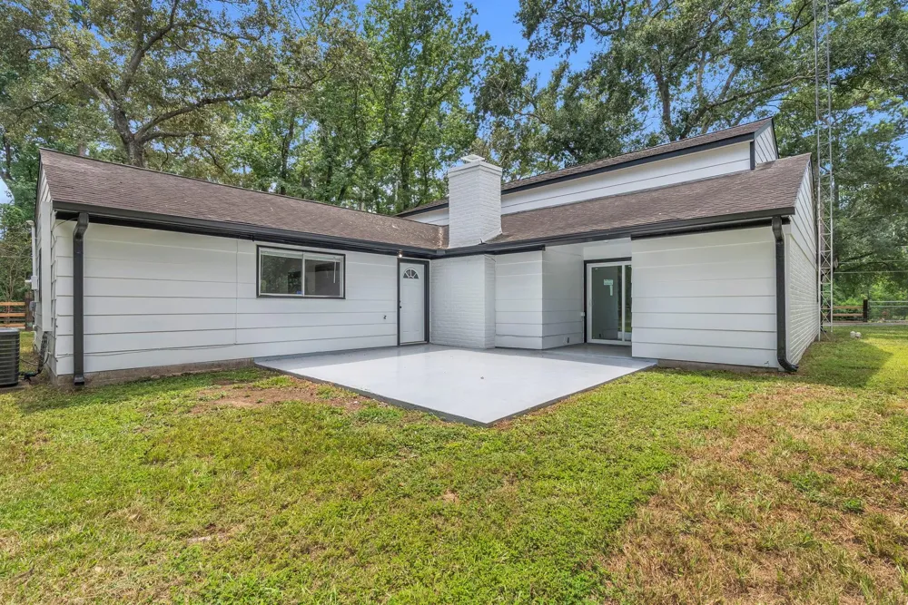 33102 Rollingwood Drive Pinehurst, TX 77362