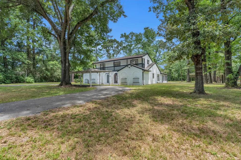 33102 Rollingwood Drive Pinehurst, TX 77362