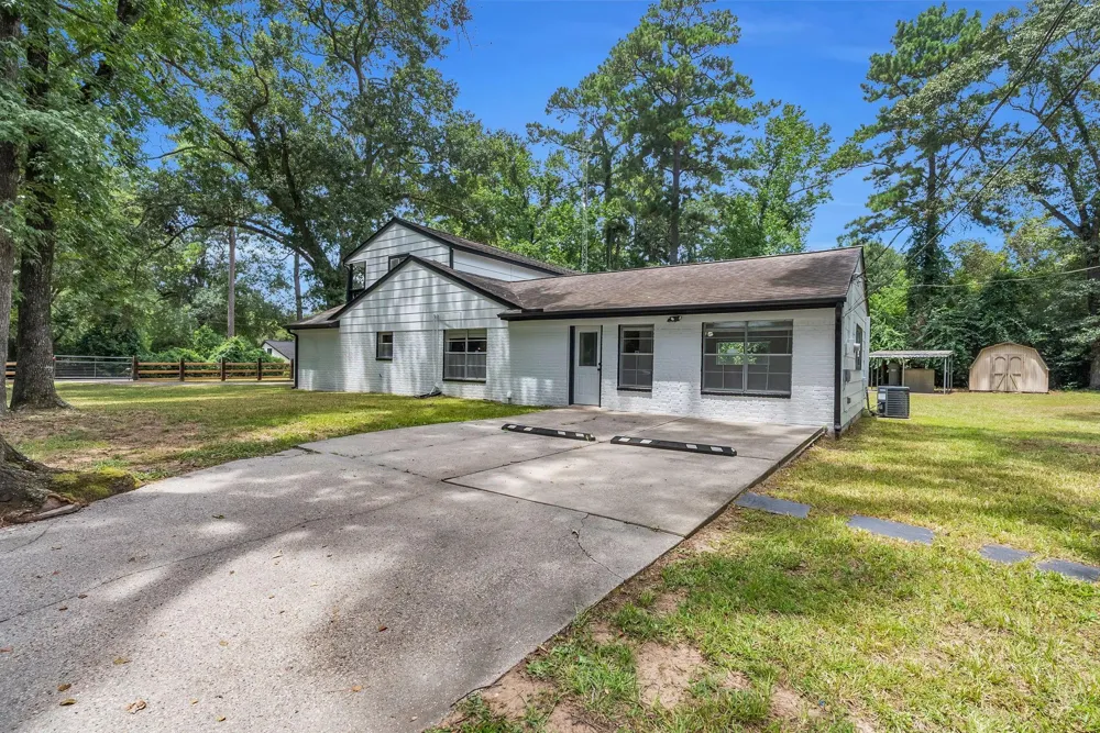 33102 Rollingwood Drive Pinehurst, TX 77362